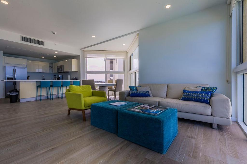 Azure Beach Residences Palm Beach Exterior photo
