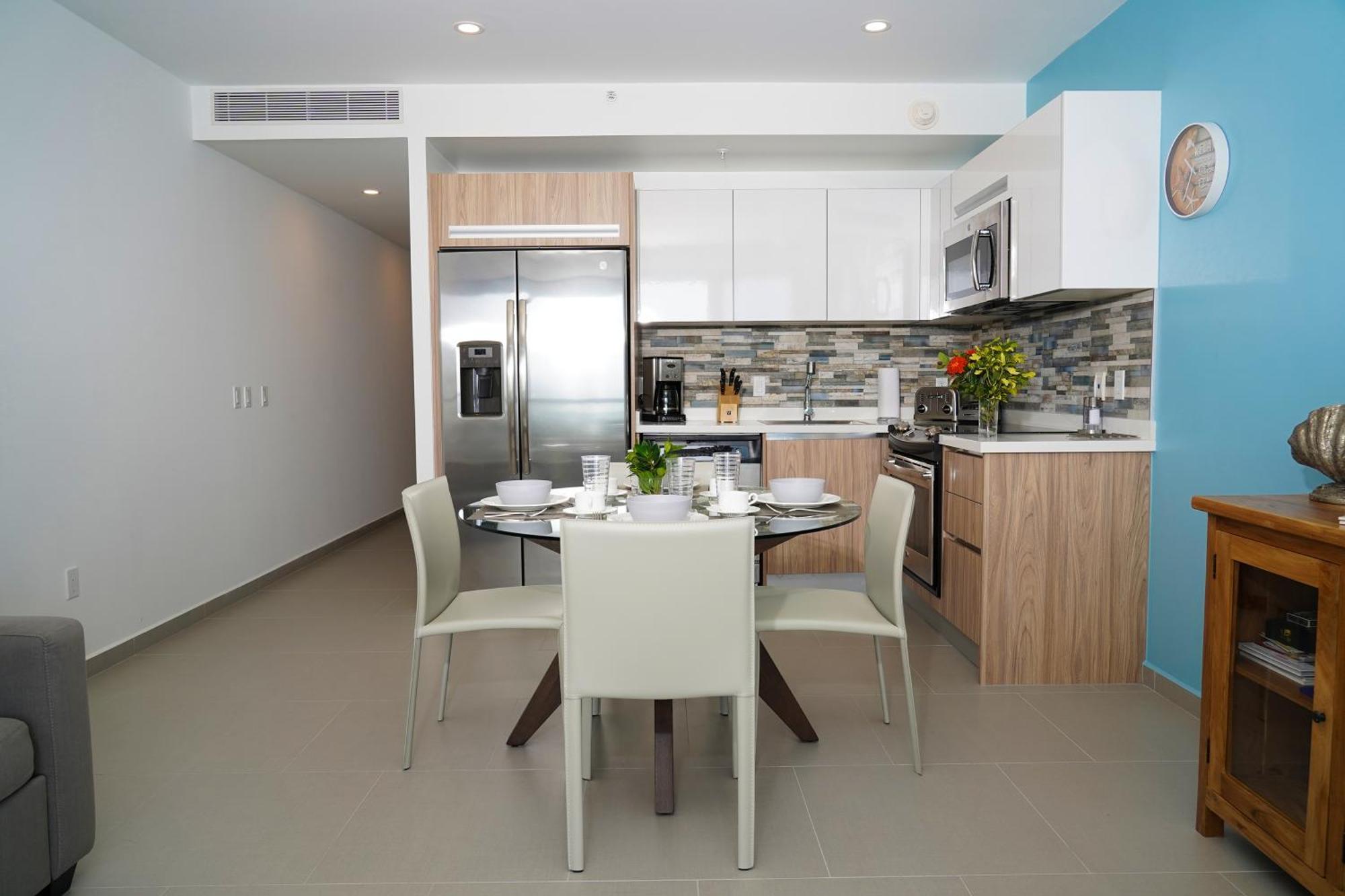 Azure Beach Residences Palm Beach Exterior photo