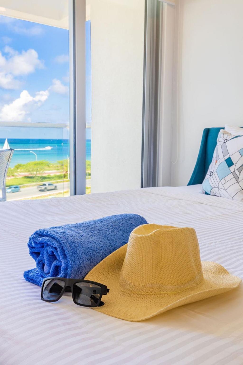 Azure Beach Residences Palm Beach Exterior photo